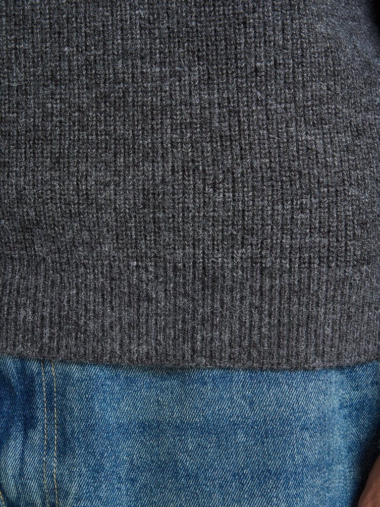 Джемпер вязаный теплый