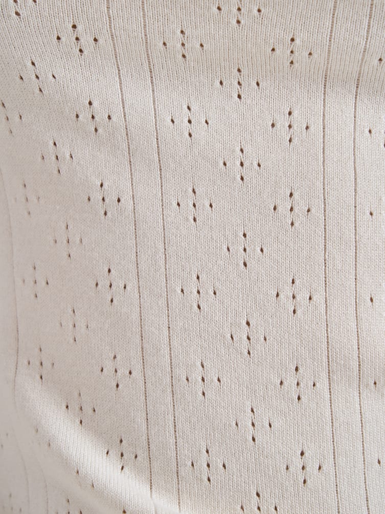 Топ на тонких лямках с перфорацией