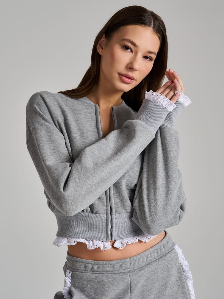 Укороченная толстовка с кружевом
