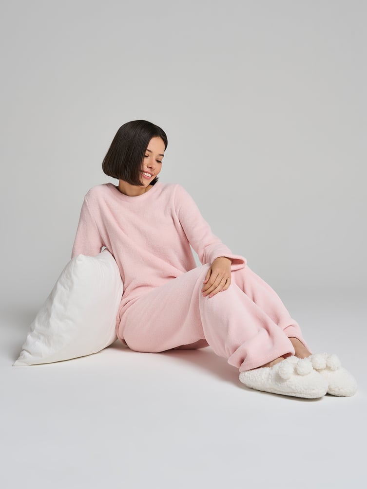 Пижама плюшевая с кофтой и штанами