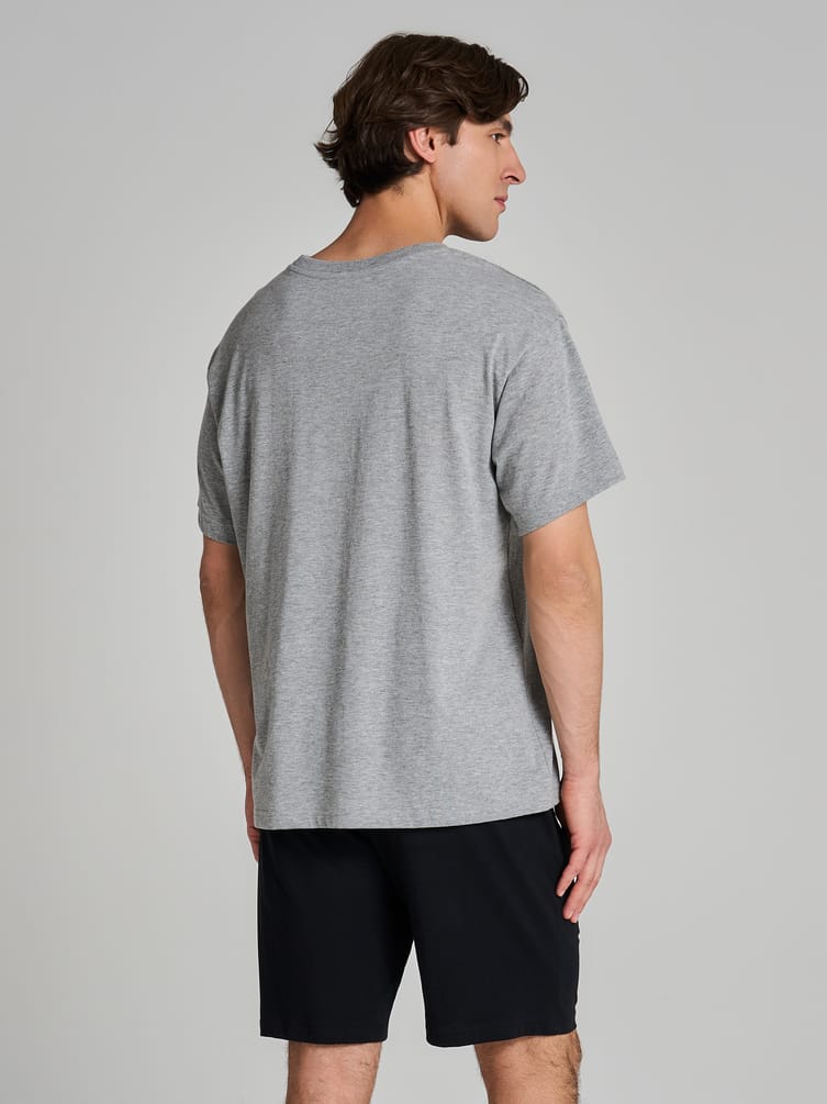 Пижама с футболкой и шортами