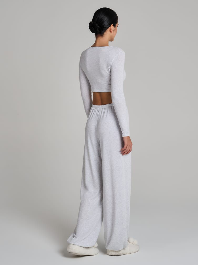 Пижама с кроп-топом и брюками