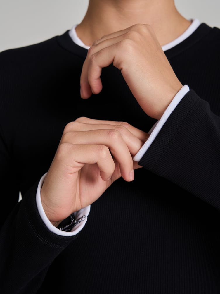 Лонгслив приталенный с длинным рукавом