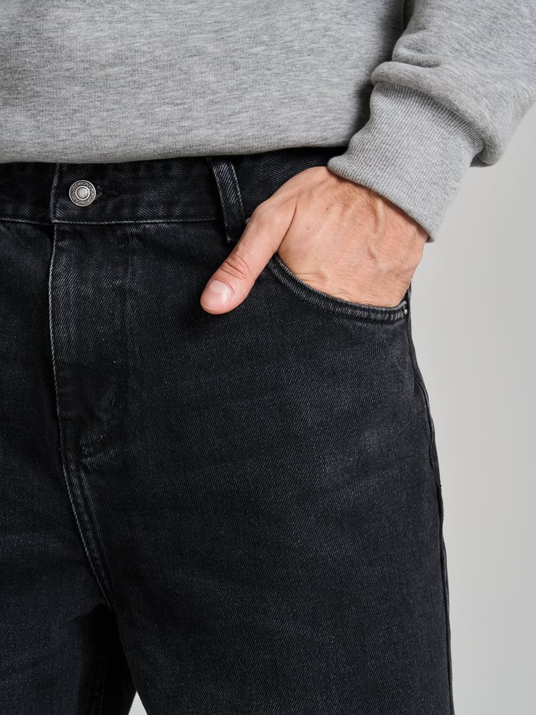 Повседневные зауженные джинсы