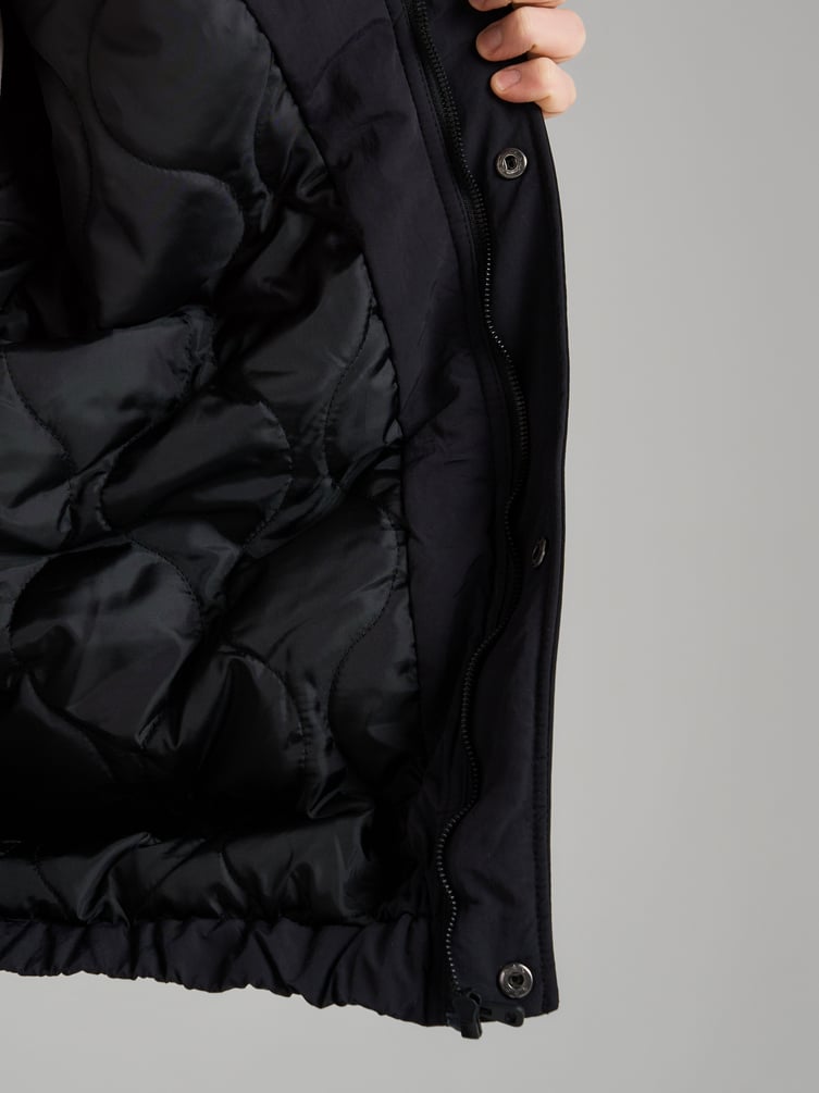 Куртка демисезонная с капюшоном