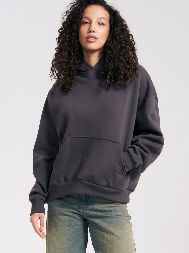 Теплое худи со стразами на спине