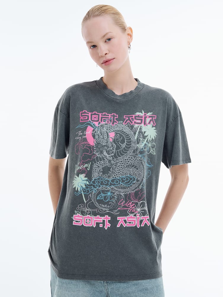 Свободная футболка с принтом дракона