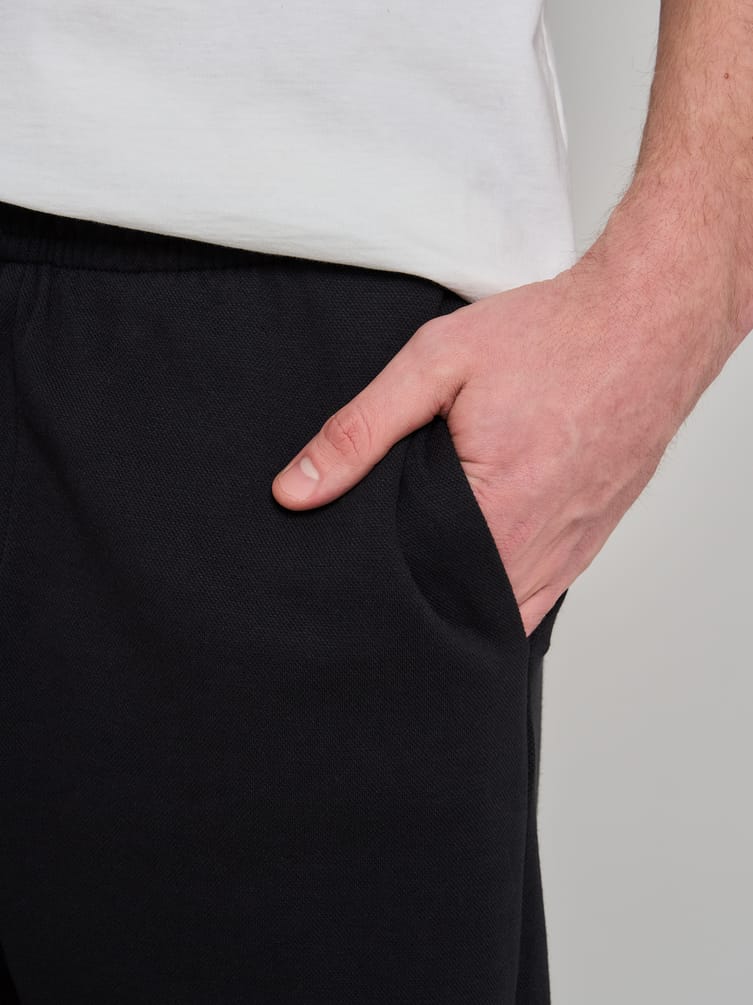 Брюки зауженные на резинке