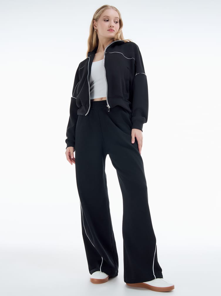 Спортивные брюки оверсайз с лампасами