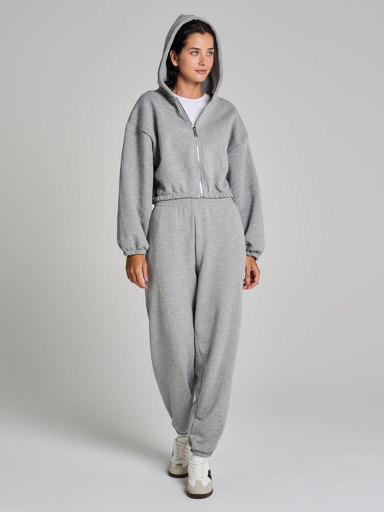 Укороченная зипка оверсайз на молнии с капюшоном и начесом