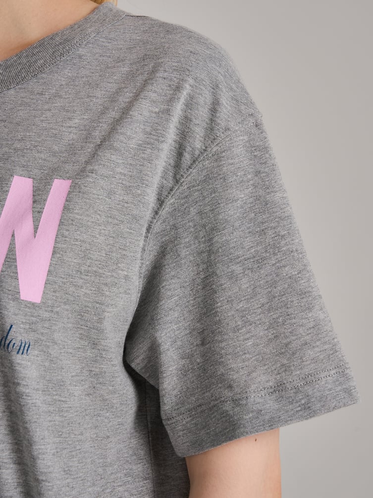 Футболка с надписью London