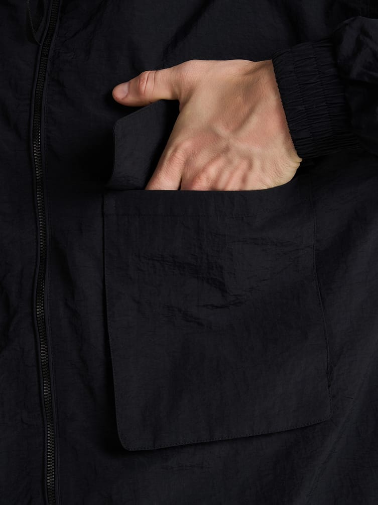 Ветровка демисезонная с капюшоном