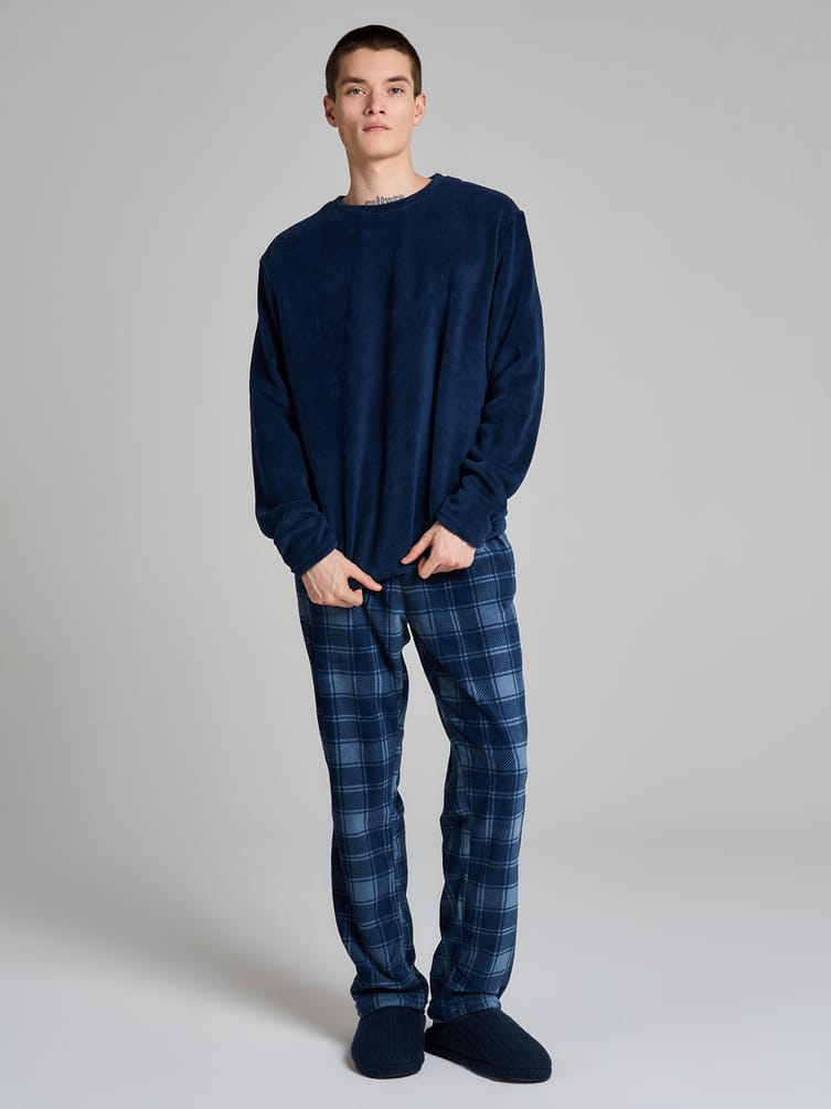 Пижама плюшевая с лонгсливом и брюками в клетку