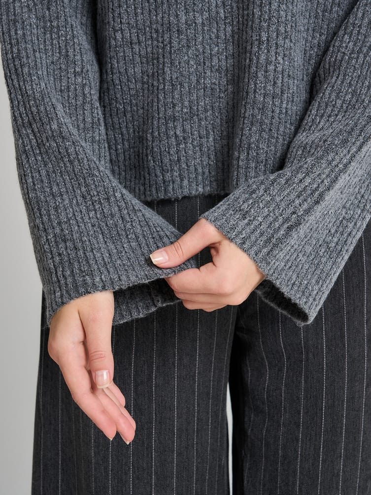 Свитер вязаный теплый