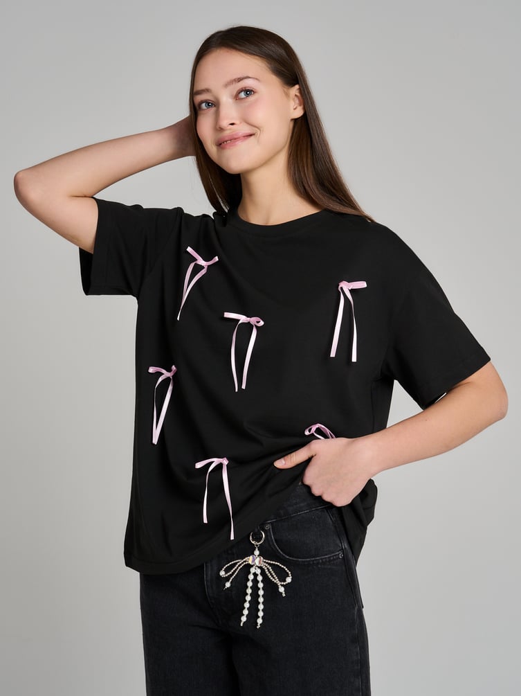 Футболка оверсайз с бантиками