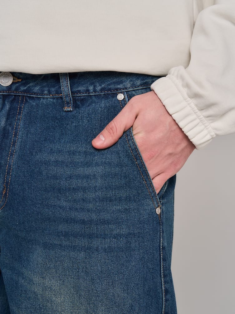 Джинсы Ballon со смещенными боковыми швами