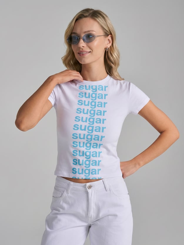 Футболка приталенная с надписью