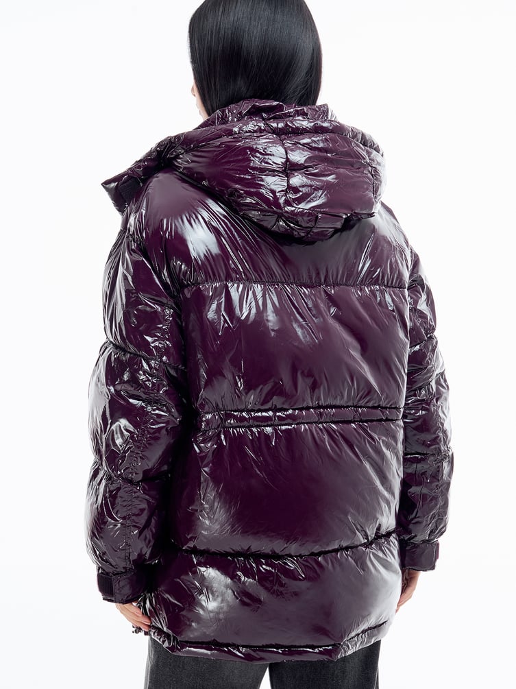 Болоньевая куртка с капюшоном на синтепоне