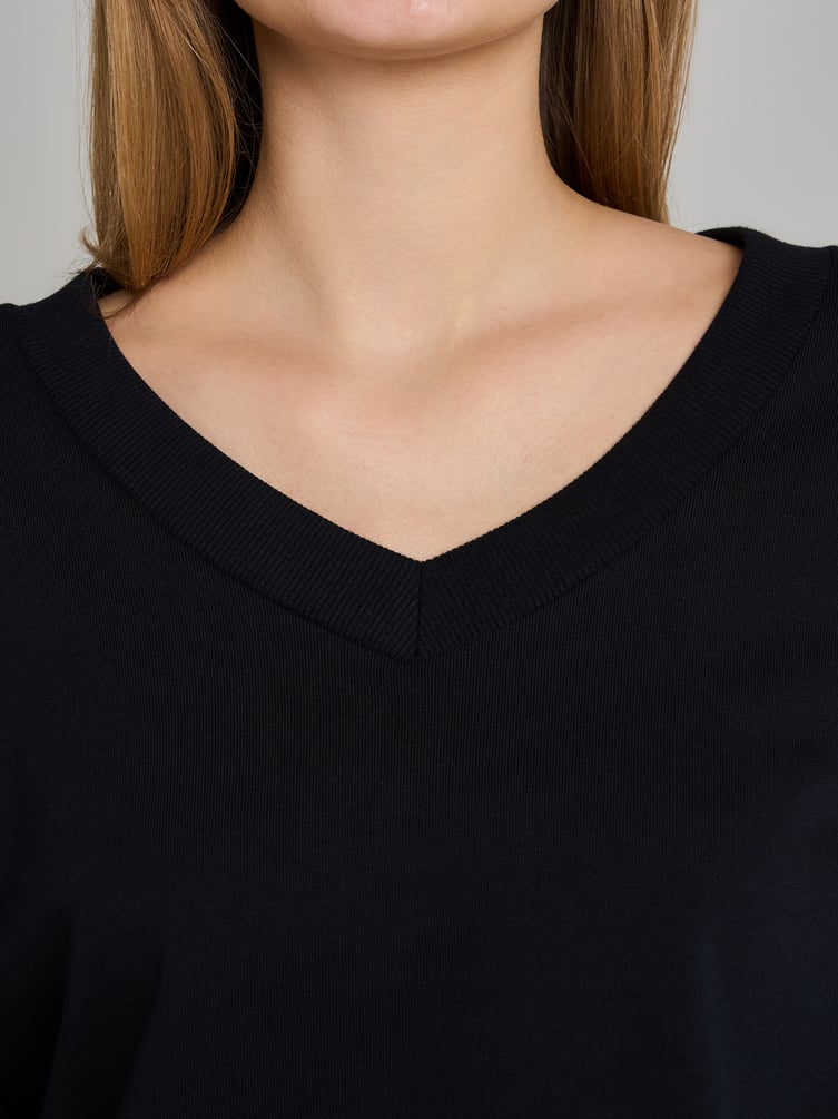 Свитшот с V-образным вырезом