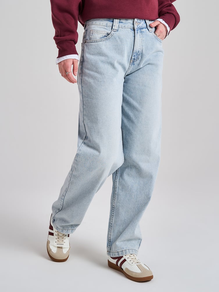 Джинсы баллоны со средней посадкой