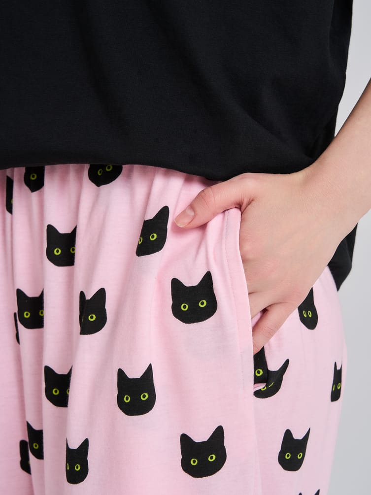 Пижама с принтом кошек и брюками