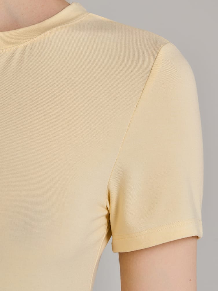 Футболка приталенная из вискозы