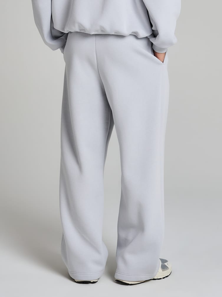 Теплые брюки оверсайз на резинке с начесом