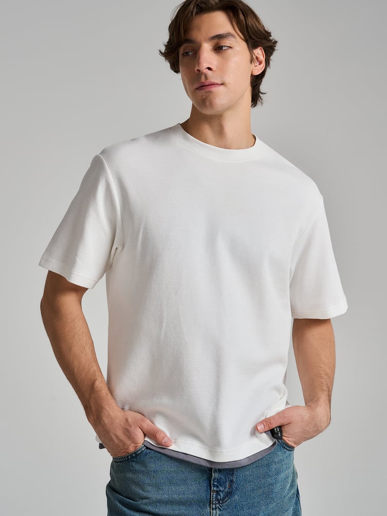 Футболка свободного кроя однотонная