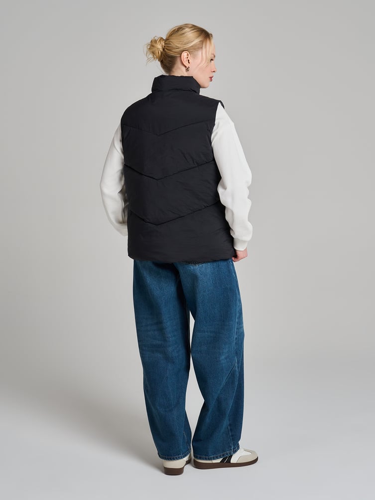 Жилет демисезонный на синтепоне