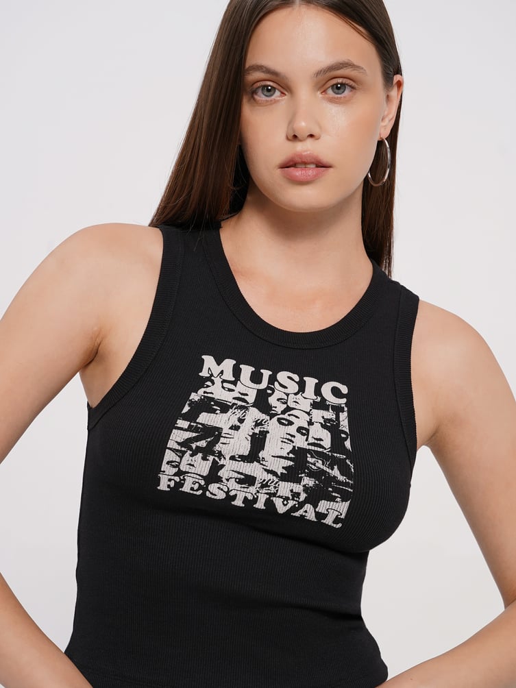 Топ на широких бретелях с принтом