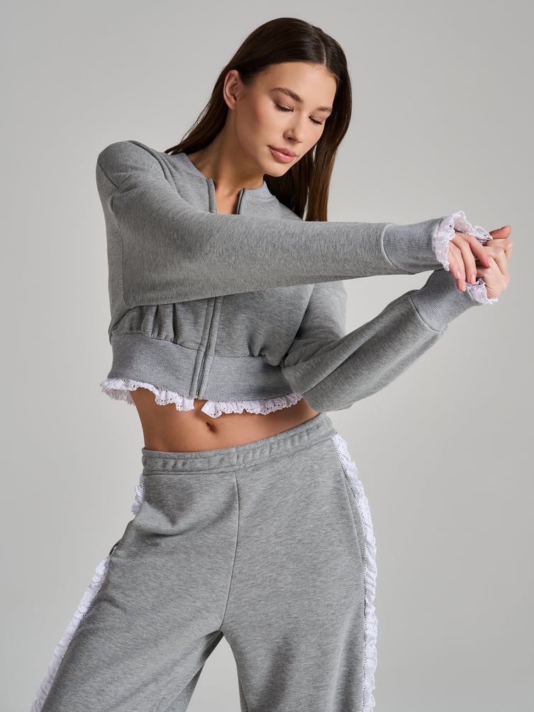 Укороченная толстовка с кружевом