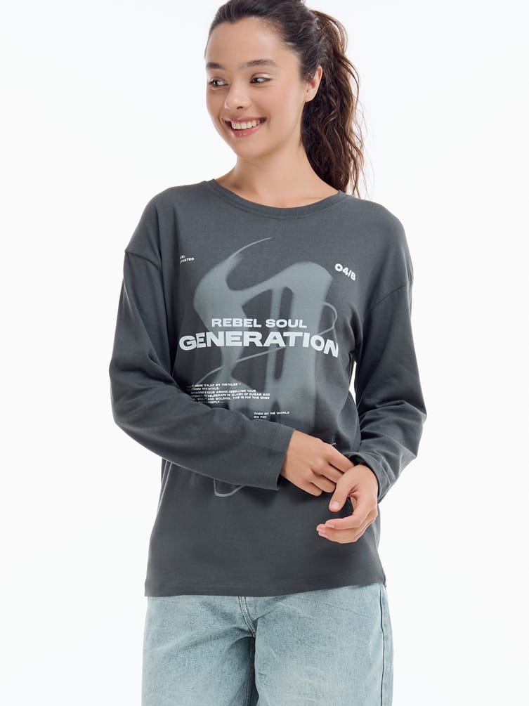 Лонгслив оверсайз с надписью