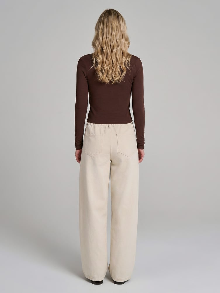 Широкие джинсы на резинке