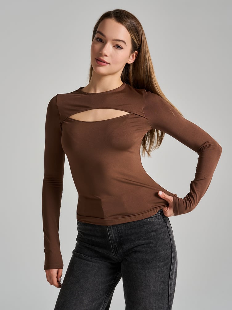 Лонгслив приталенный с вырезом