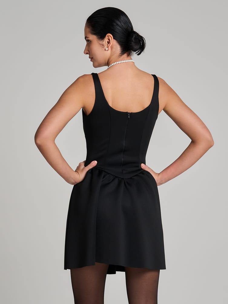 Мини платье с объемной юбкой