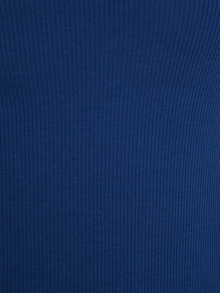 Майка в рубчик на широких бретелях