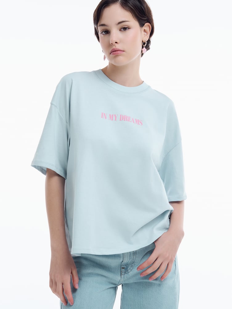 Футболка с принтом на спине