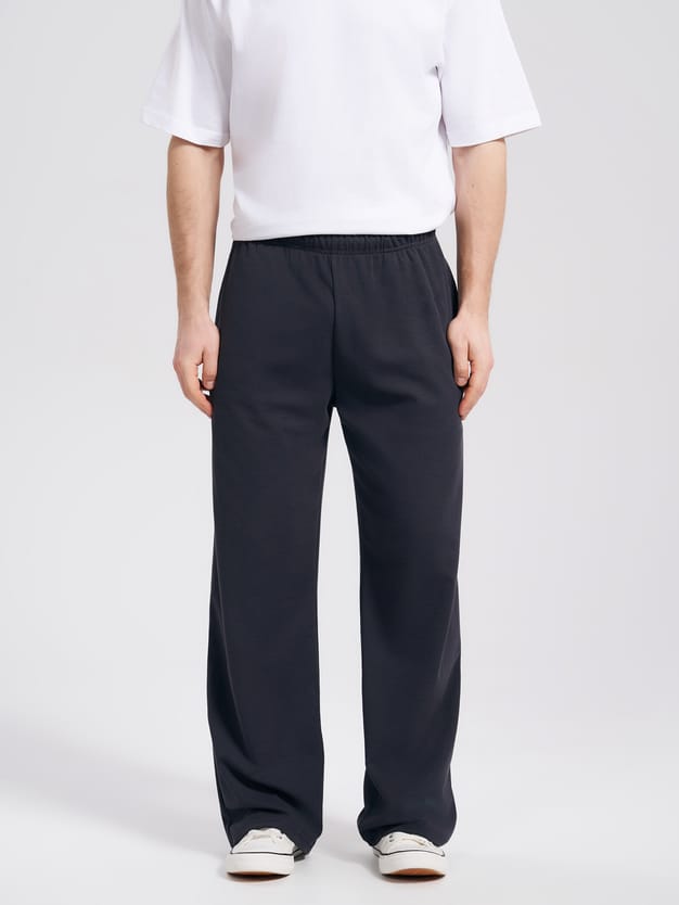 Спортивные брюки на резинке