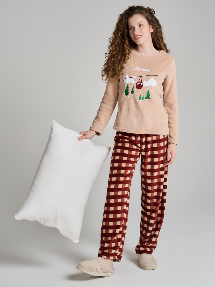 Пижама плюшевая с вышивкой и брюками