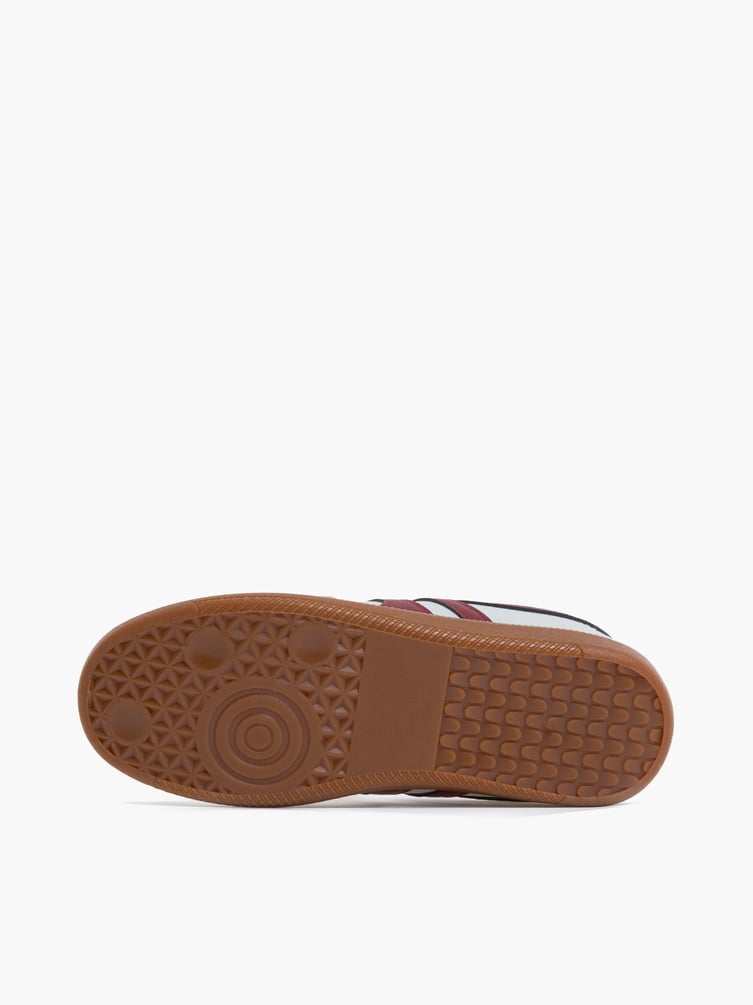 Кроссовки спортивные