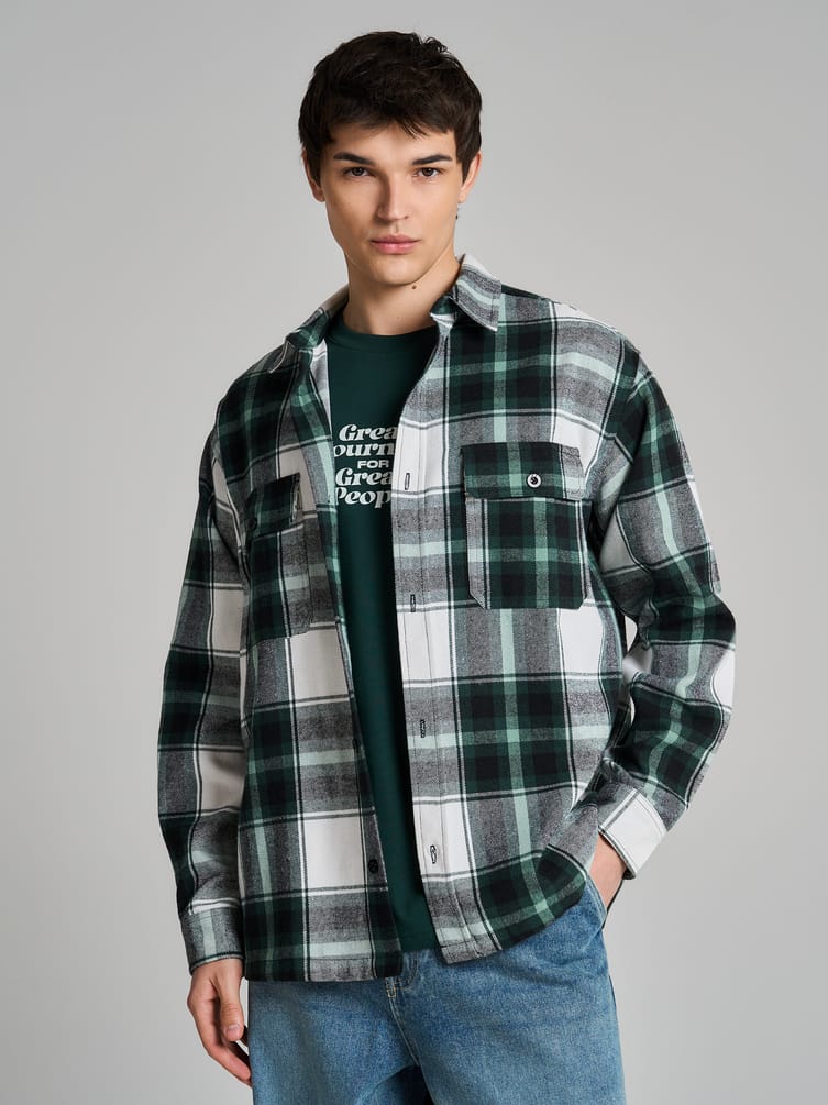 Футболка оверсайз с принтом гор на спине