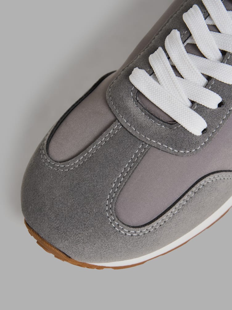 Кроссовки низкие классические