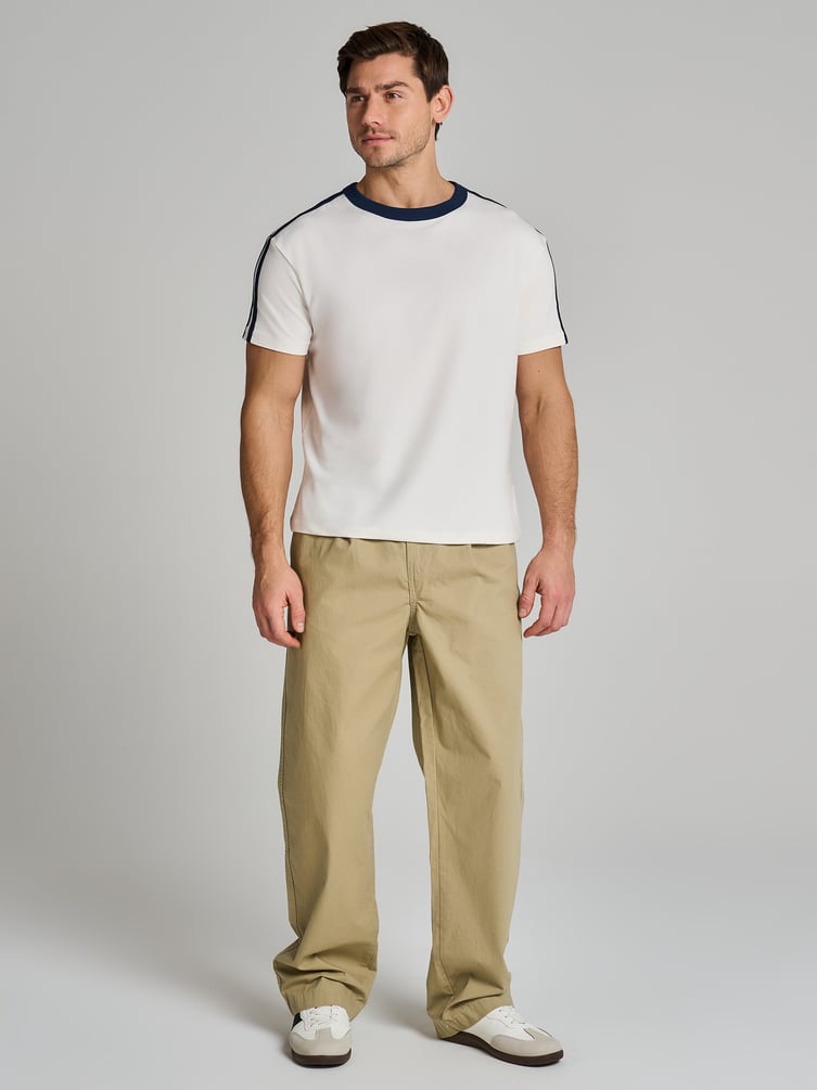 Футболка спортивная с лампасами