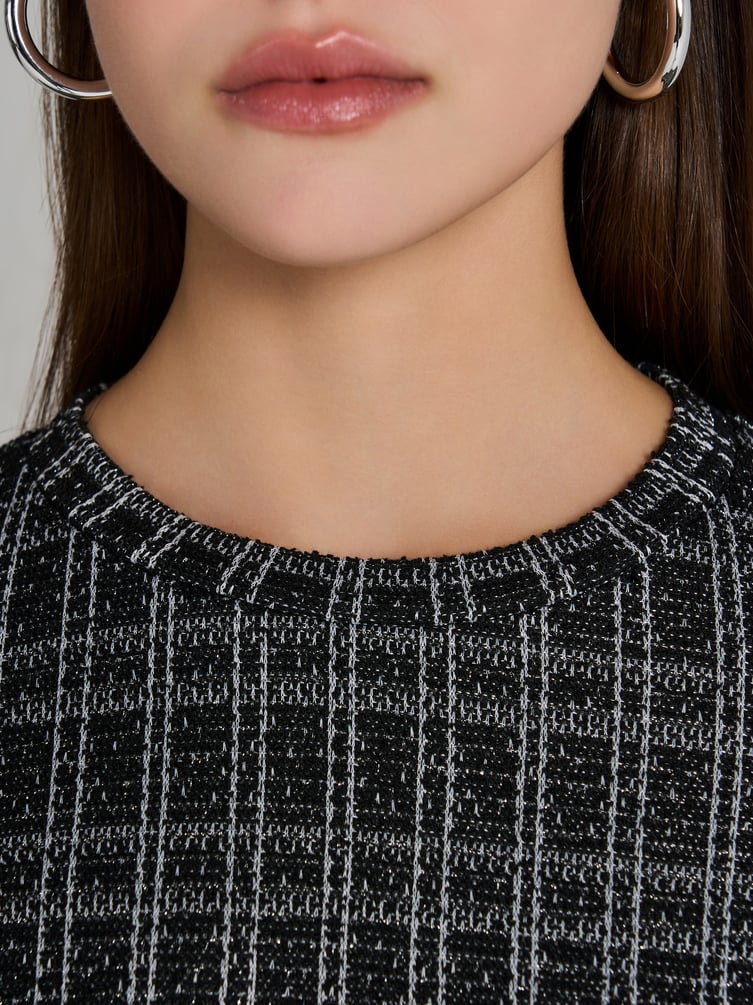 Платье короткое  из плотной буклированной ткани