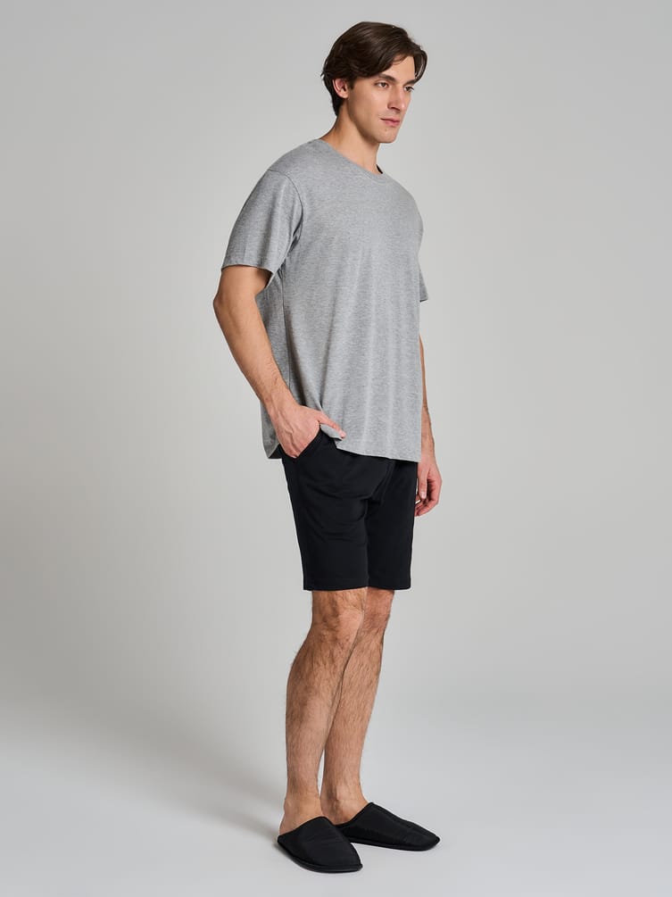 Пижама с футболкой и шортами