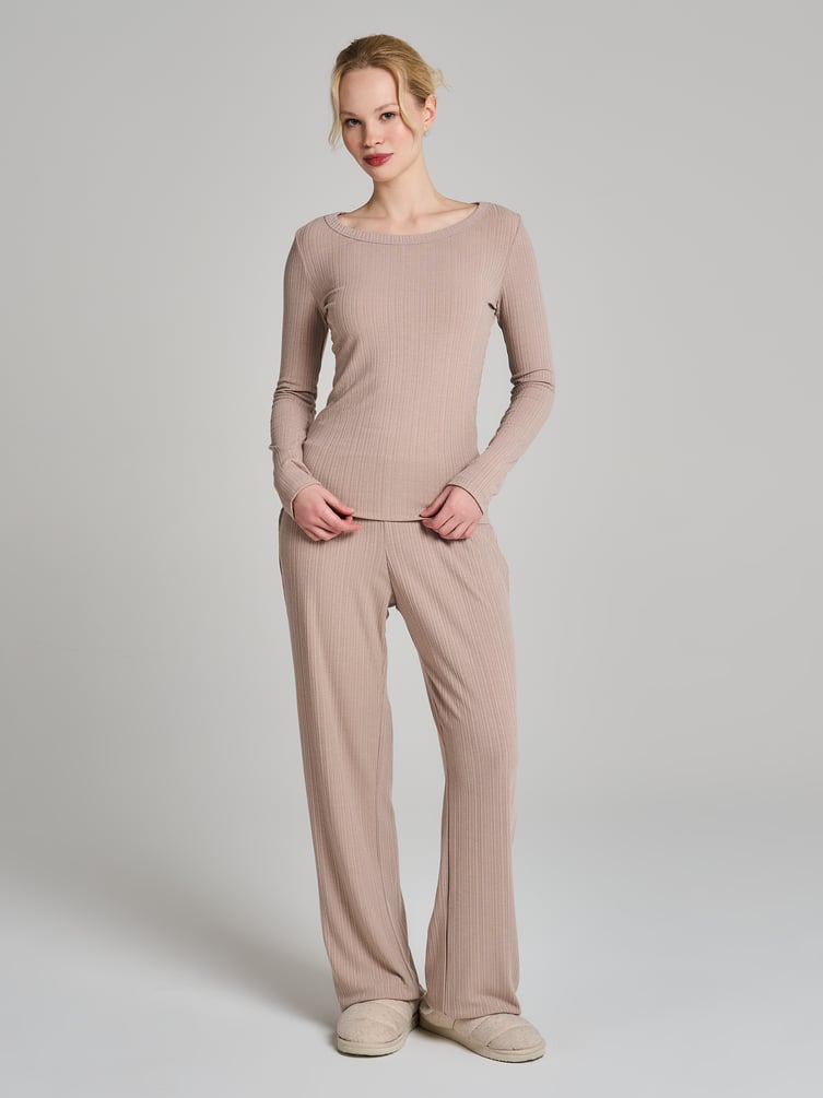 Пижама из вискозы с брюками