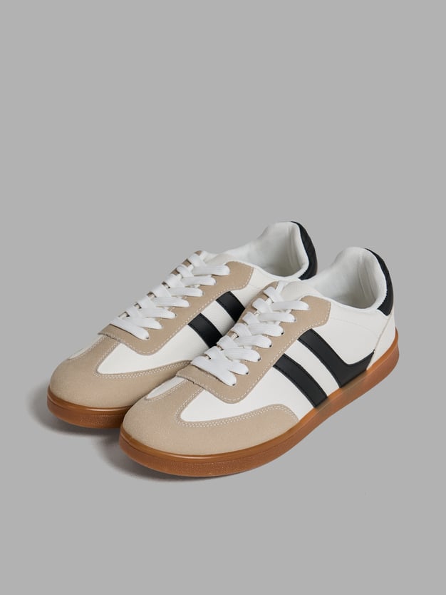 Кроссовки с полосками