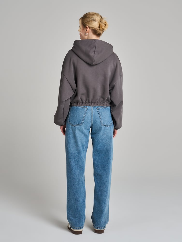 Укороченная зипка оверсайз на молнии с капюшоном и начесом