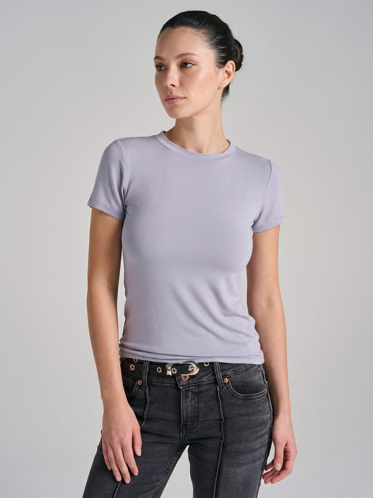 Футболка приталенная из вискозы