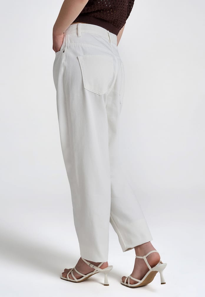 Джинсы момы высокой талией